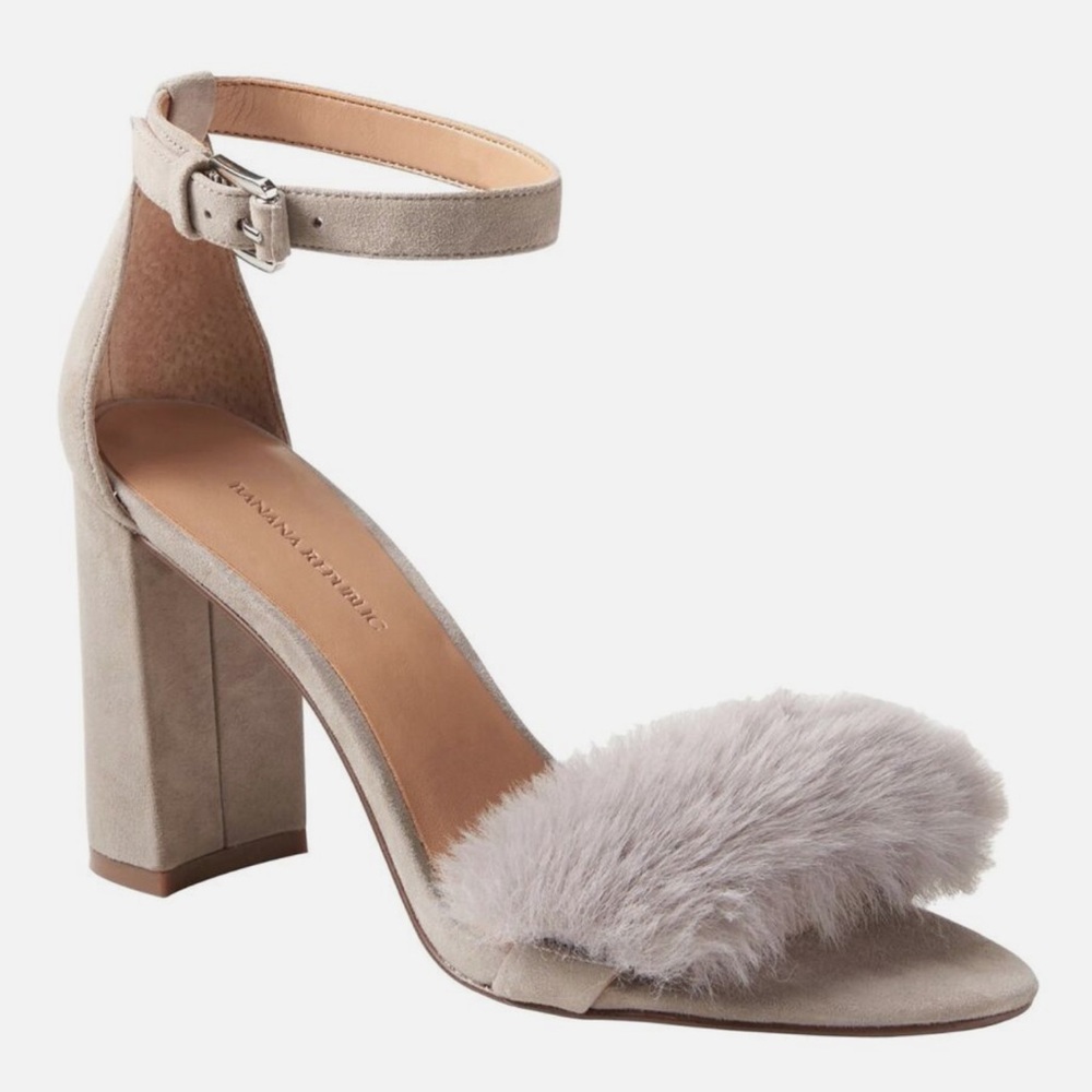 NWOT Banana Republic gray fur strap heel